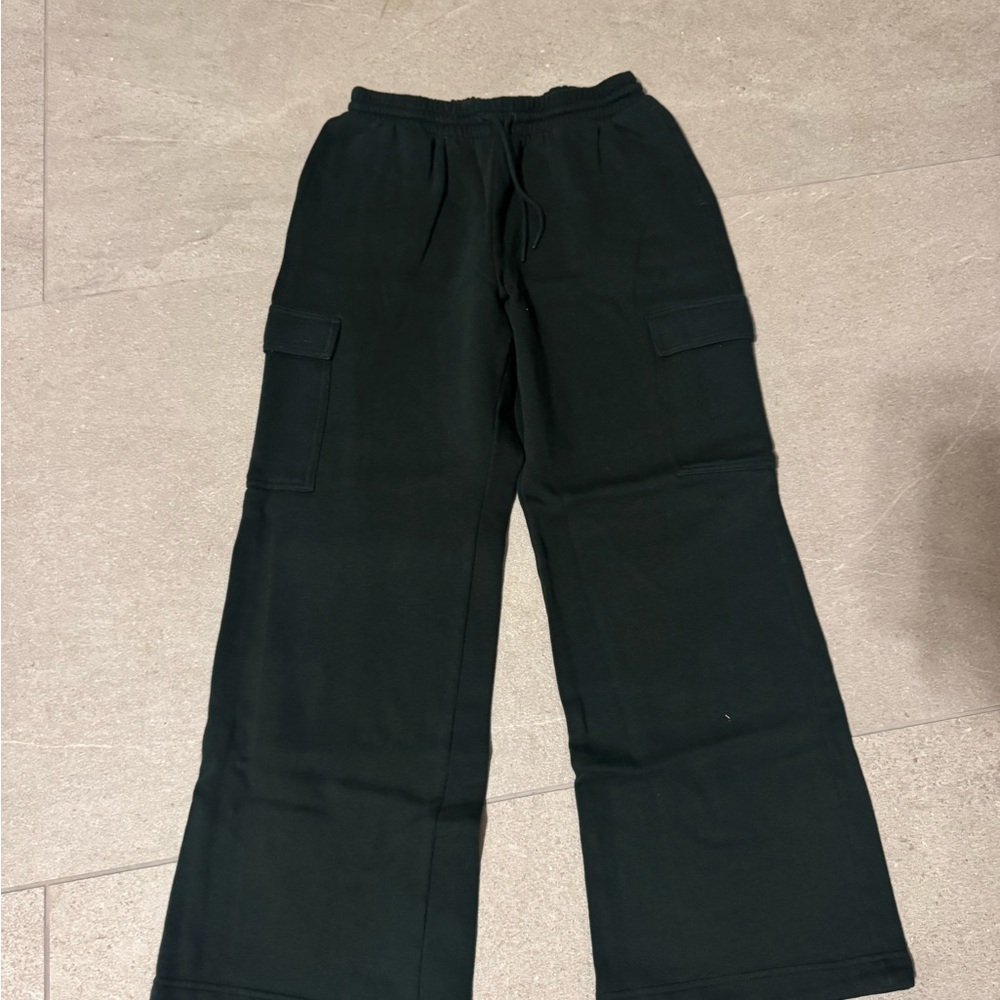 Women’s Green Cargo Sweatpants